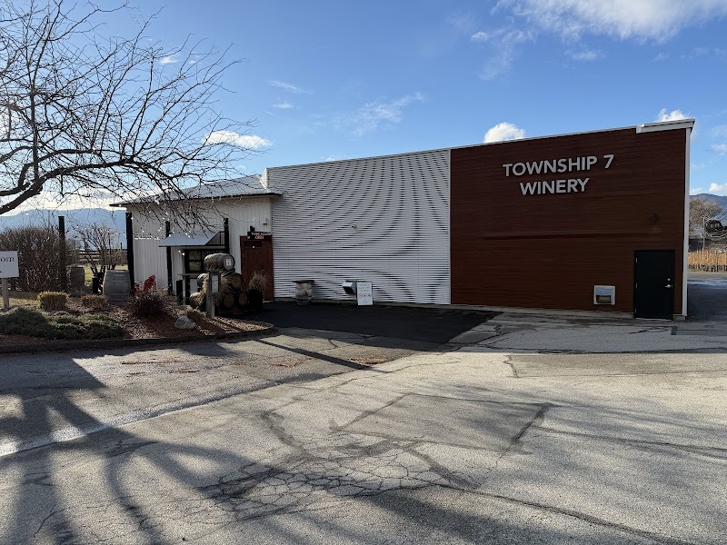 Township 7 Vineyards & Winery - Naramata Bench 4