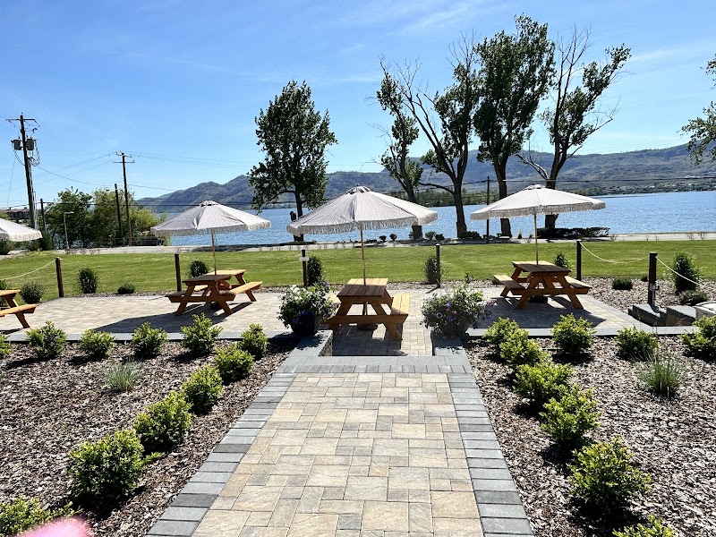 Lakeside Cellars 2