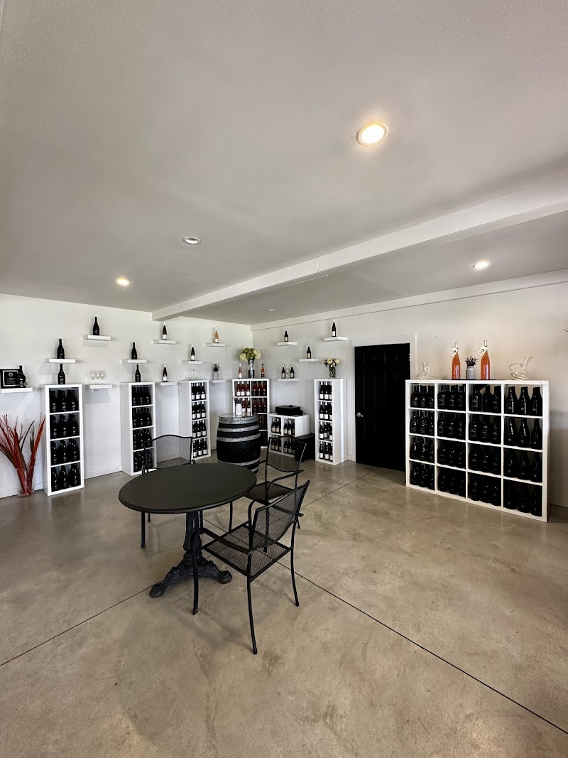 Lunessence Winery & Vineyard 4