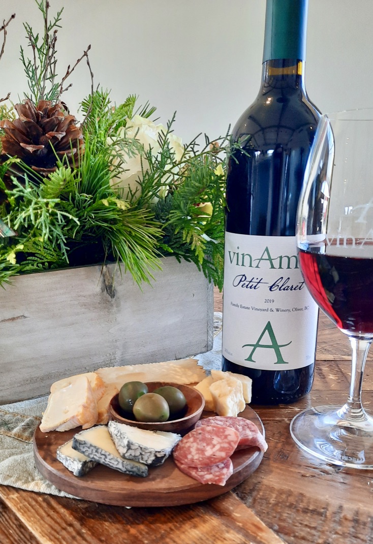 vinAmité Cellars - Winery and Wine Lounge 4