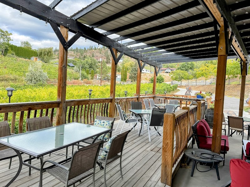 Howling Bluff Estate Winery 2