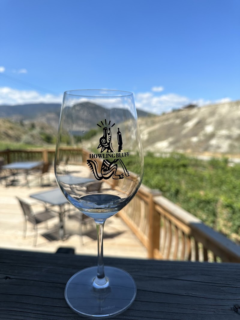 Howling Bluff Estate Winery 4