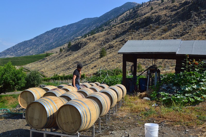 Hugging Tree Winery 3
